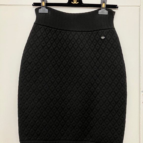 Authentic CHANEL High Waisted Womens Skirt Size 38 Black Diagonal Pattern Italy - Picture 3 of 9